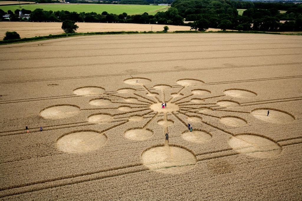 Hatherden Lane, near Charlton, Hampshire. Reported 25th July 2023. Wheat. 190 feet (58m) diameter